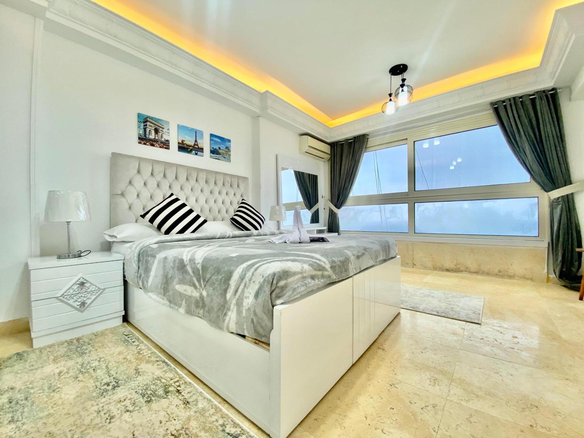 Luxury Stanley Direct Sea View