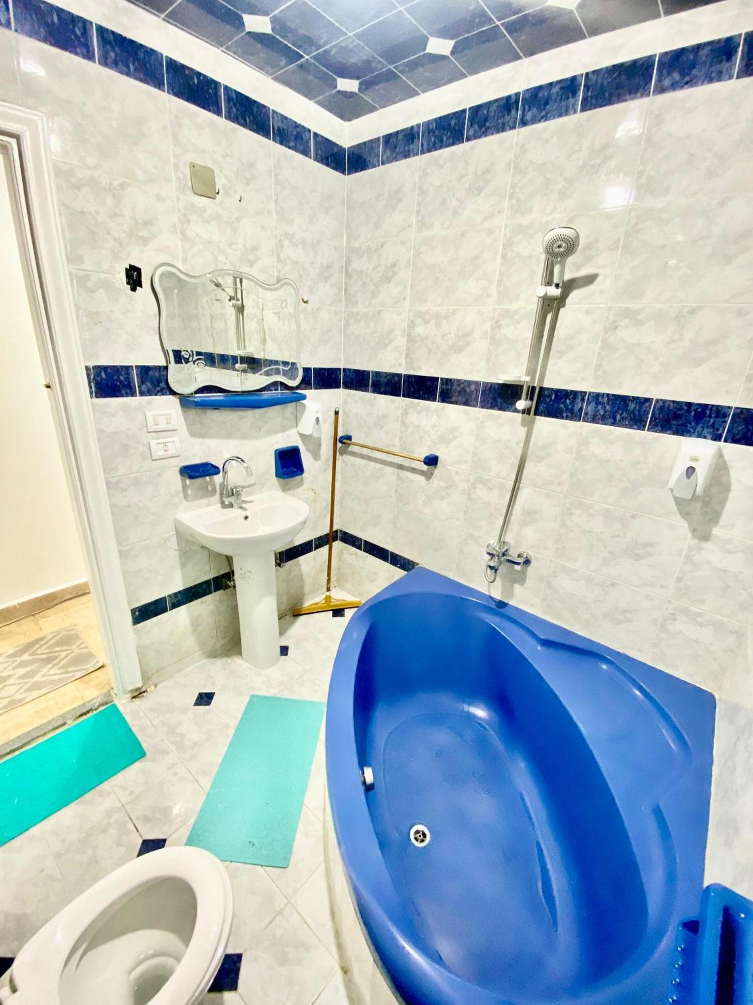 Luxury Stanley Direct Sea View Apartment