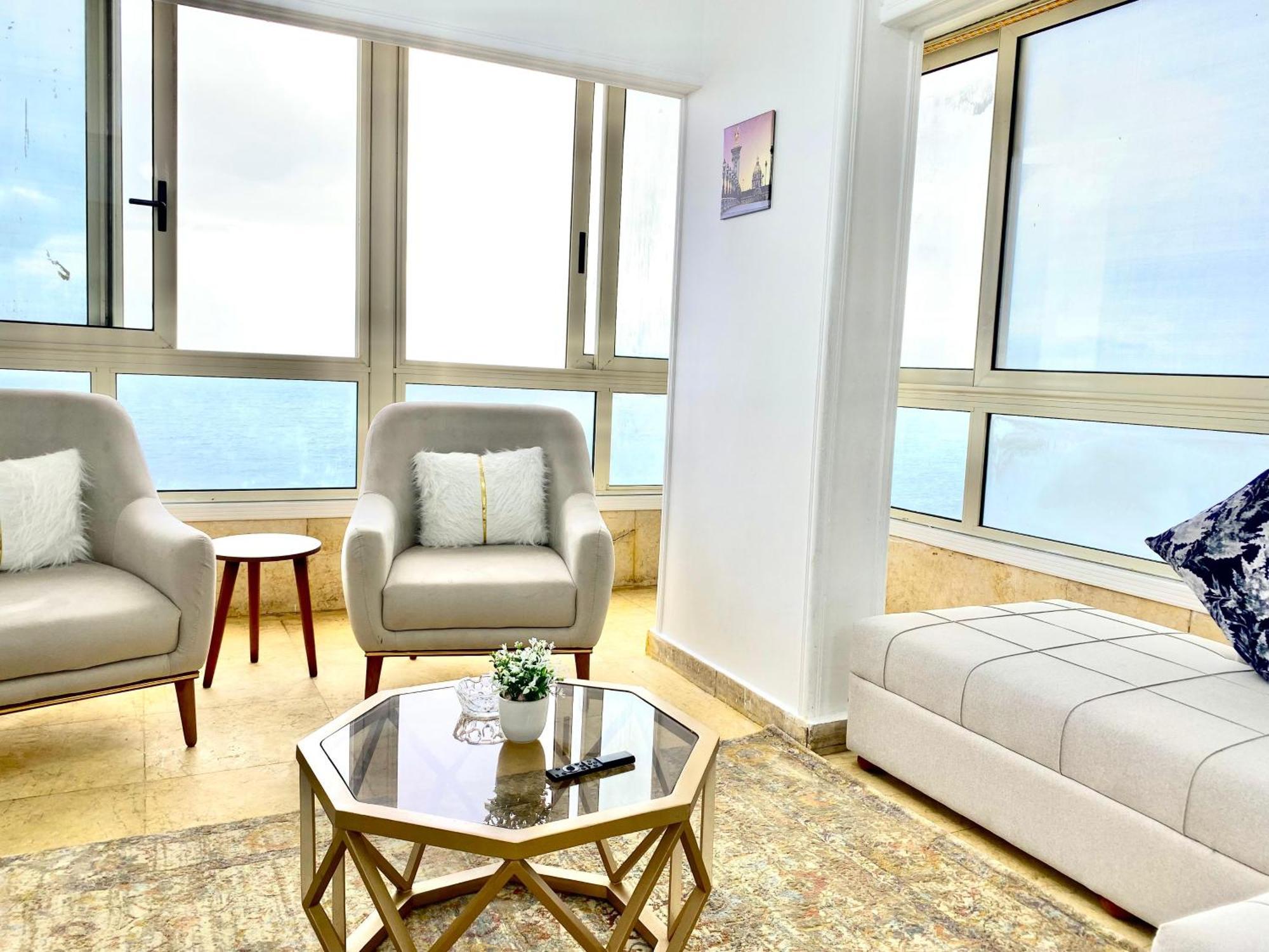 Luxury Stanley Direct Sea View *
