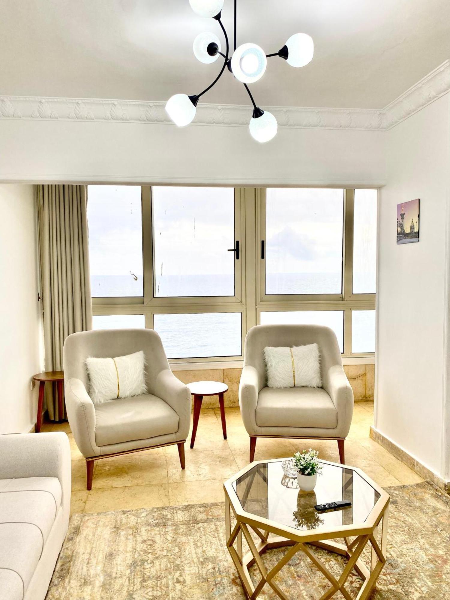 Luxury Stanley Direct Sea View Apartment